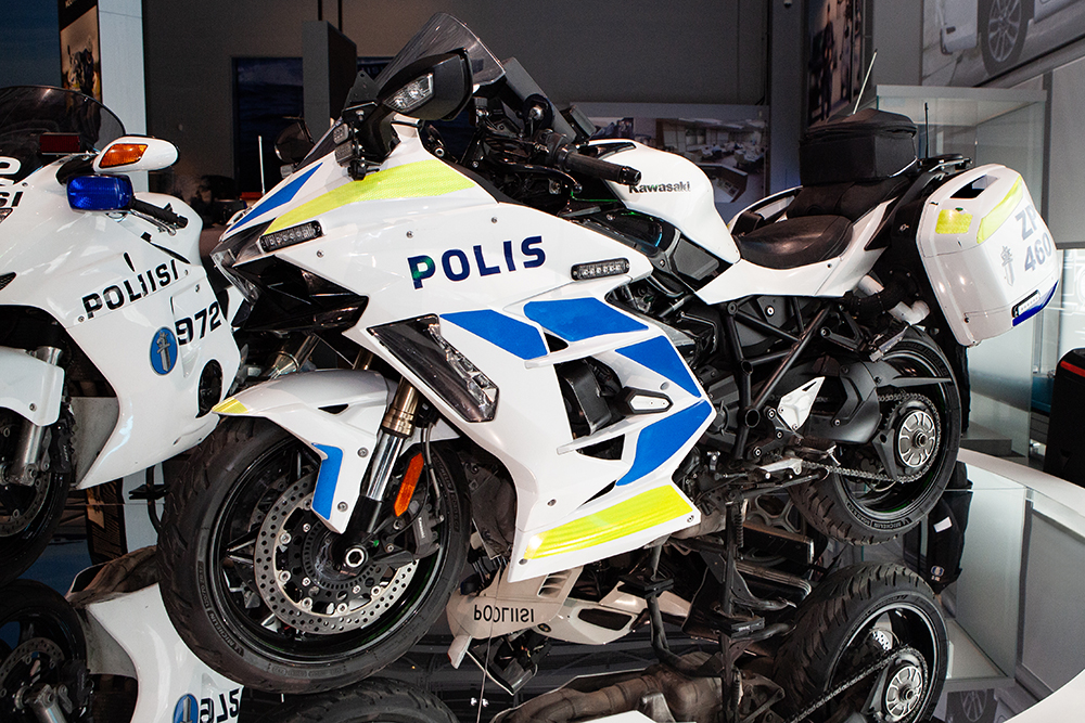 Poliisimoottoripyörä.